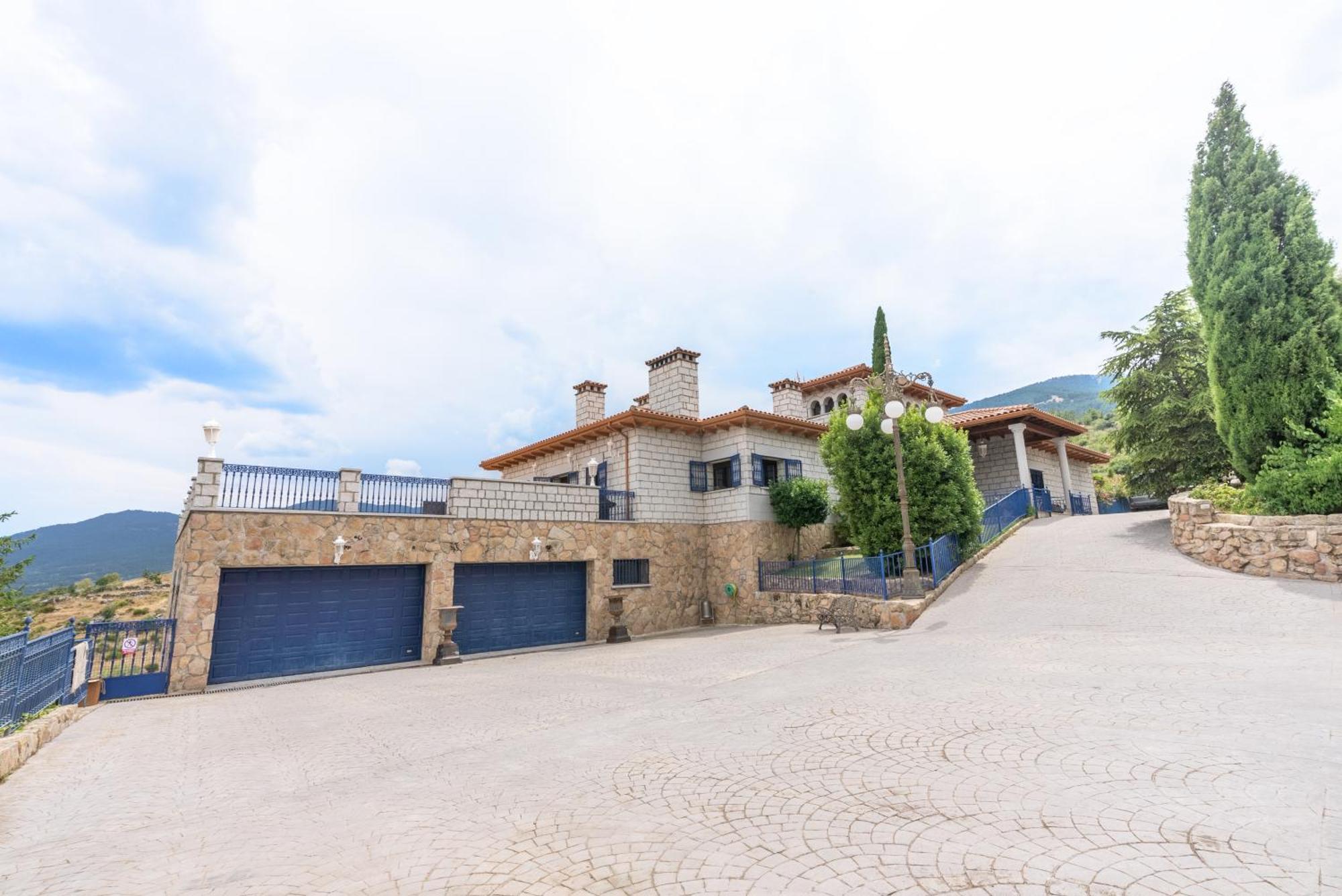 Mansion Con Jacuzzi A 40 Grados, Gran Piscina Y Padel Villa El Tiemblo Exterior foto