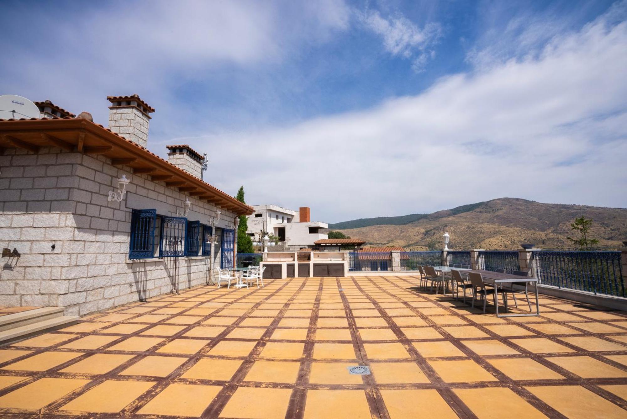Mansion Con Jacuzzi A 40 Grados, Gran Piscina Y Padel Villa El Tiemblo Exterior foto
