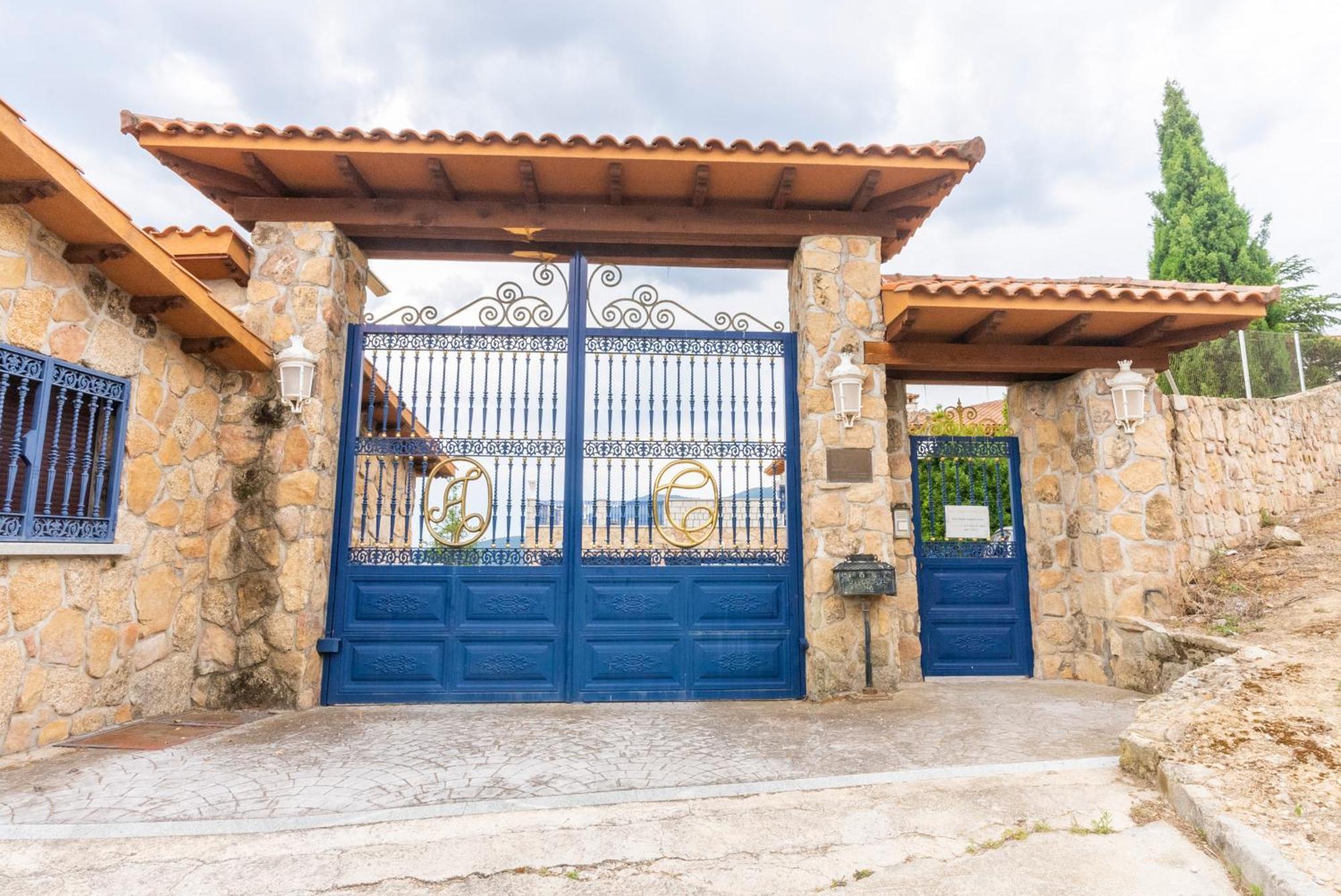 Mansion Con Jacuzzi A 40 Grados, Gran Piscina Y Padel Villa El Tiemblo Exterior foto