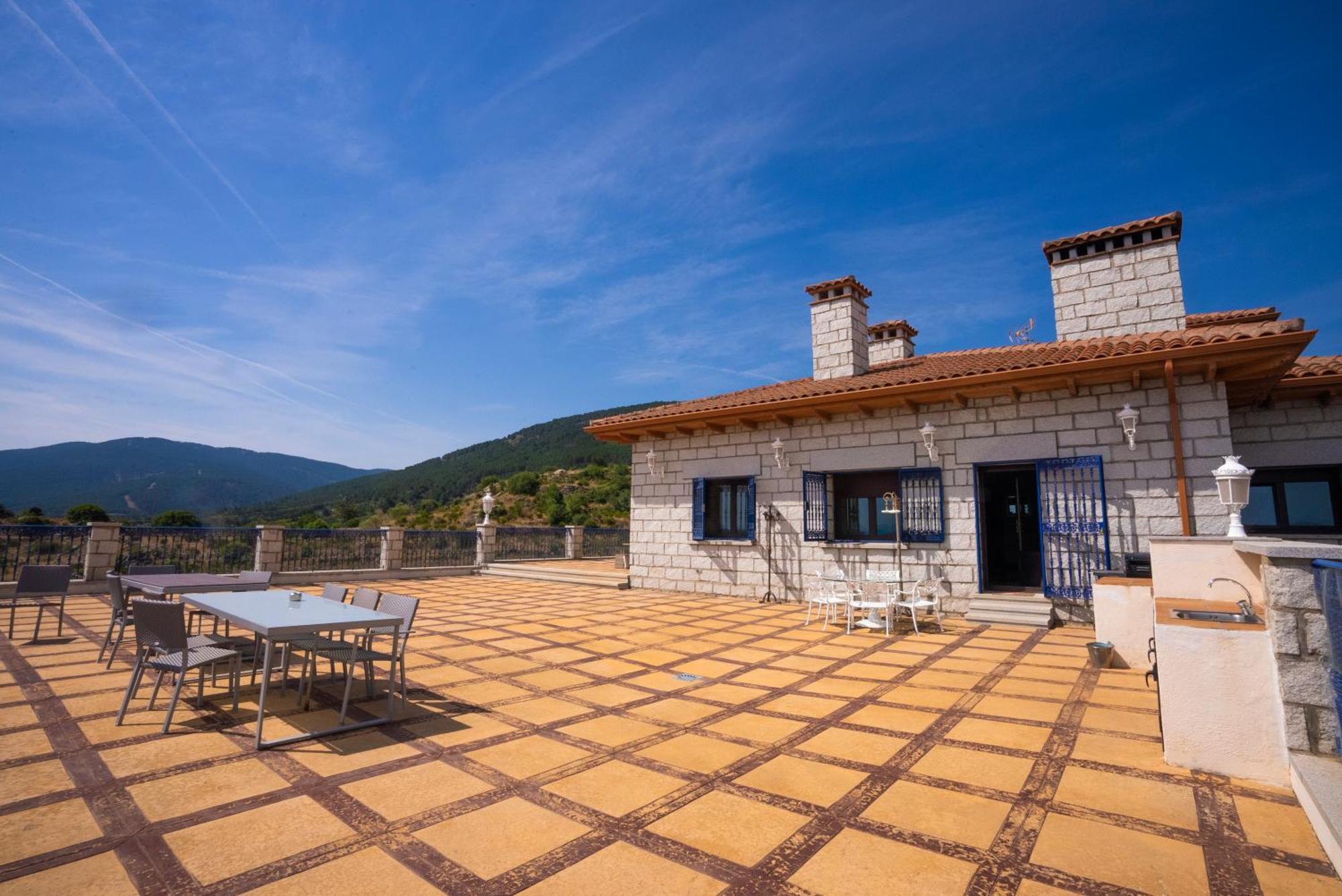 Mansion Con Jacuzzi A 40 Grados, Gran Piscina Y Padel Villa El Tiemblo Exterior foto