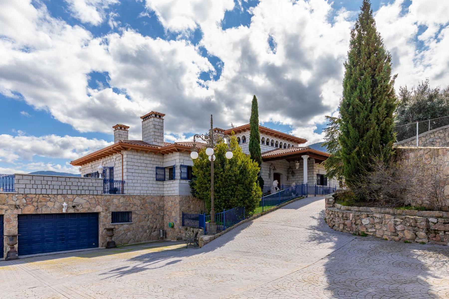 Mansion Con Jacuzzi A 40 Grados, Gran Piscina Y Padel Villa El Tiemblo Exterior foto