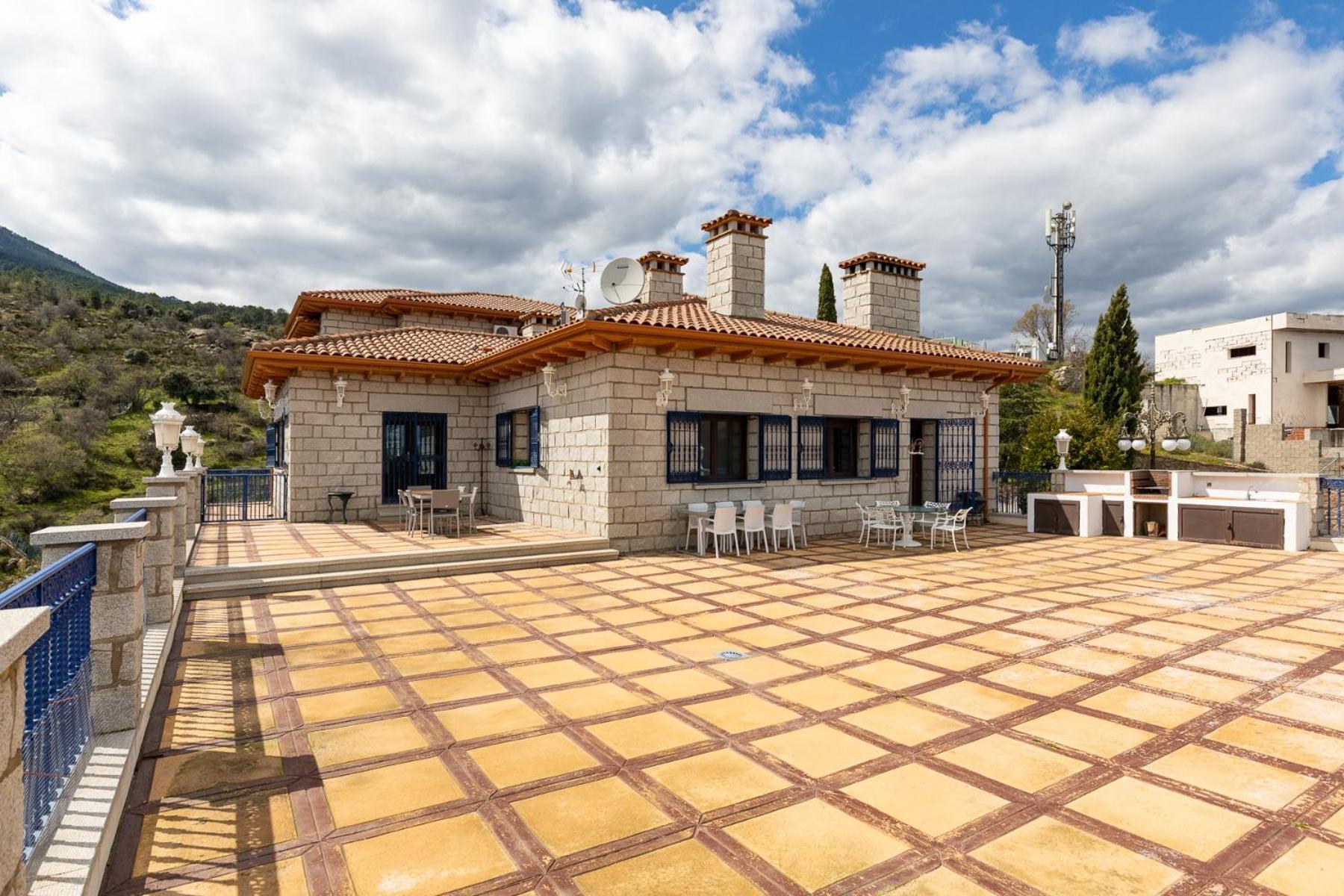 Mansion Con Jacuzzi A 40 Grados, Gran Piscina Y Padel Villa El Tiemblo Exterior foto