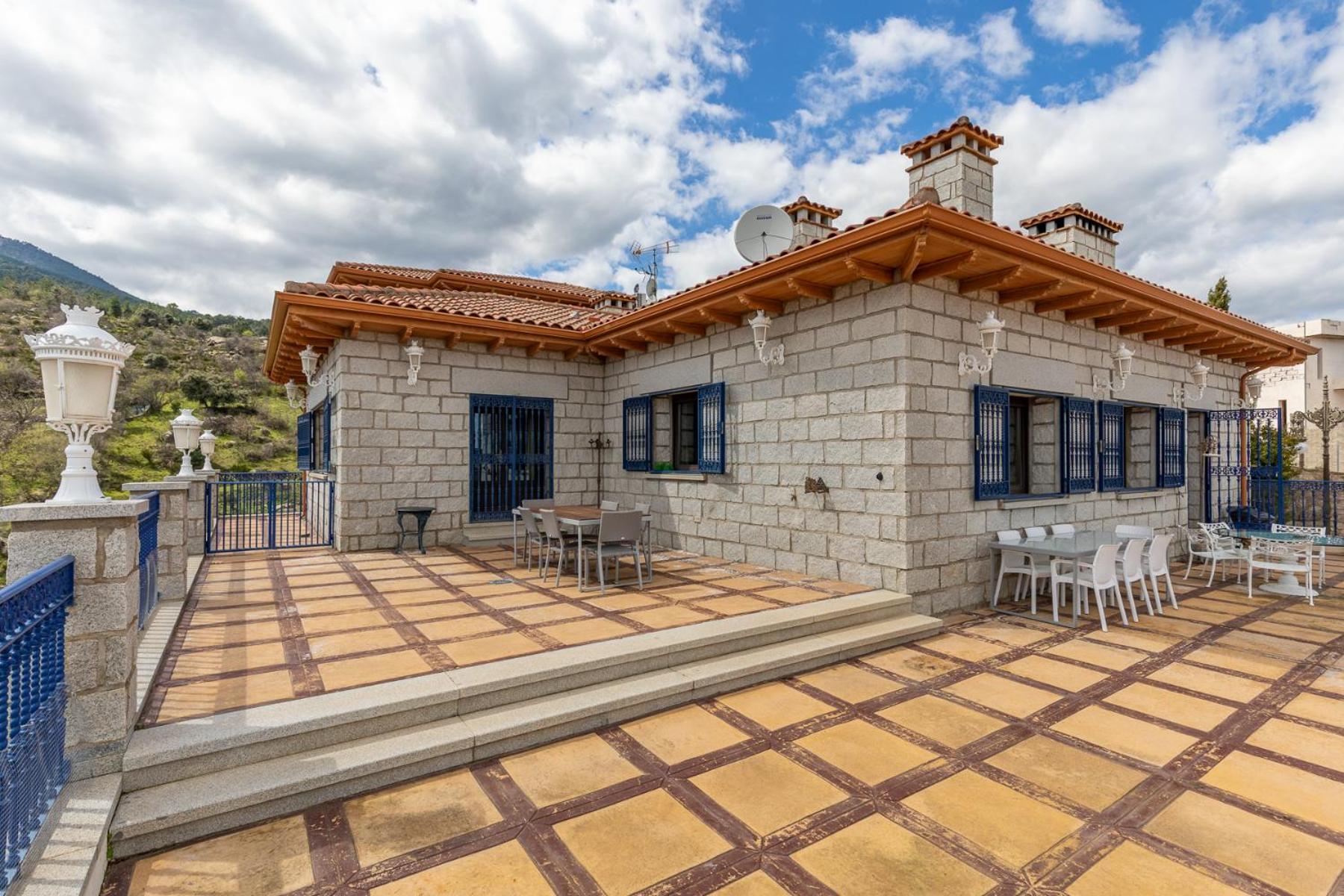 Mansion Con Jacuzzi A 40 Grados, Gran Piscina Y Padel Villa El Tiemblo Exterior foto